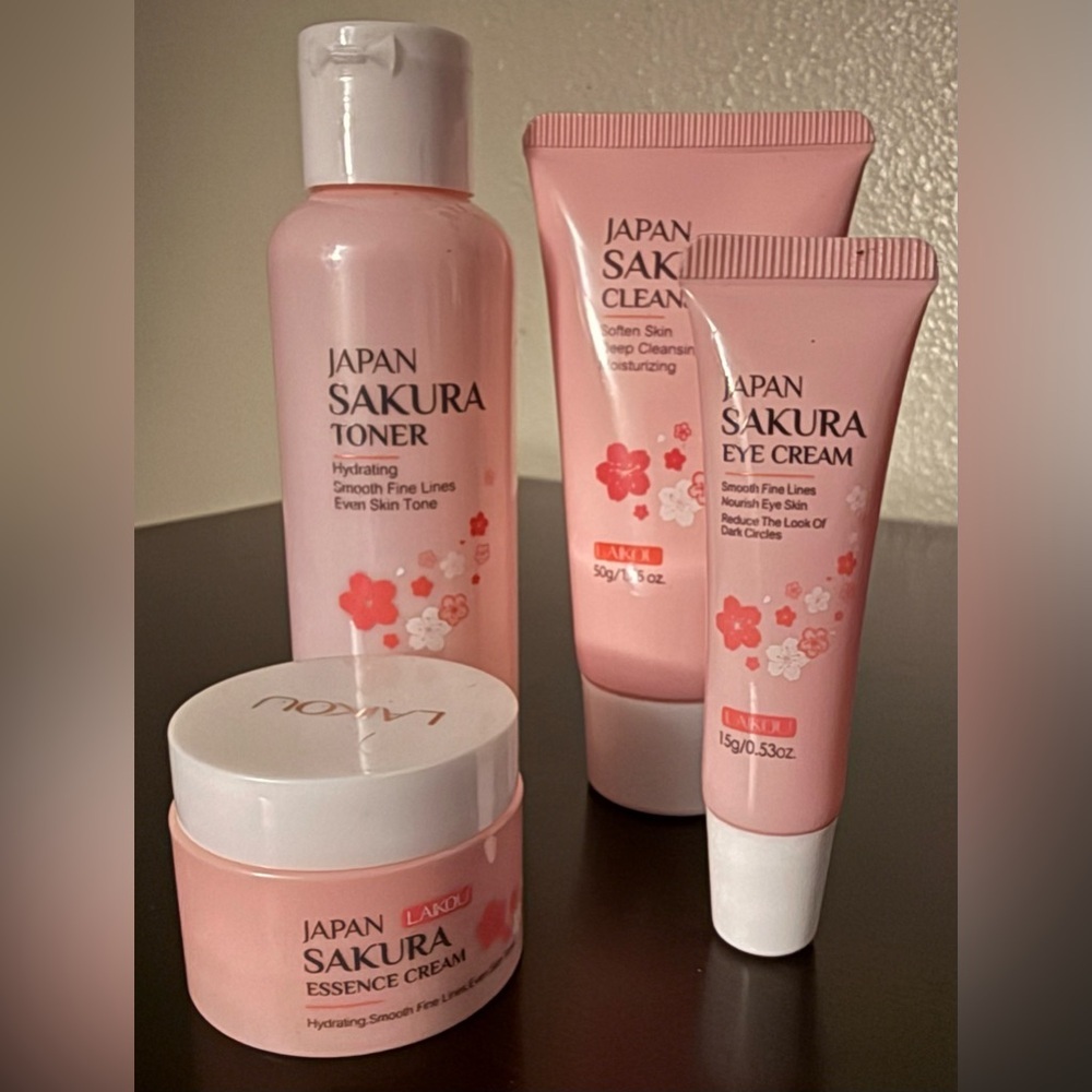 Japan Sakura Skincare Set Toner Cleanser Eye Cream Essence Hydrating 4 Pc - Picture 2 of 2